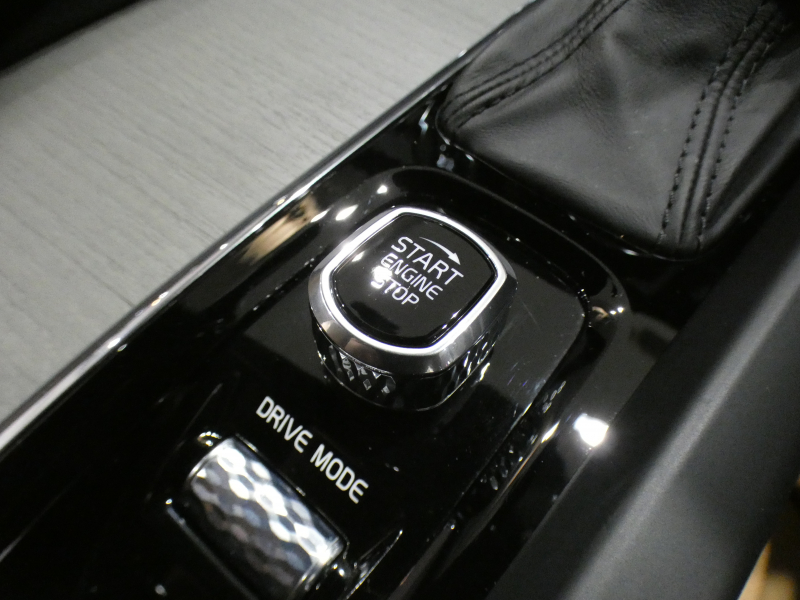 ボルボ V60 V60 T5ｲﾝｽｸﾘﾌﾟｼｮﾝ　追ACC･LKA･ LCMA 茶革 ﾋｰﾀｰ ﾍﾞﾝﾁﾚｰﾀｰ ﾏｯｻｰｼﾞ機能 ﾀｯﾁｽｸﾘｰﾝHDDﾅﾋﾞTV harman/K 全周囲ｶﾒﾗ ﾍｯﾄﾞｱｯﾌﾟDSP LEDﾗｲﾄ ｵｰﾄﾃｰﾙｹﾞｰﾄ ☆ﾎﾟｰﾙｽﾀｰｿﾌﾄｳｪｱ 261ps　2年保証