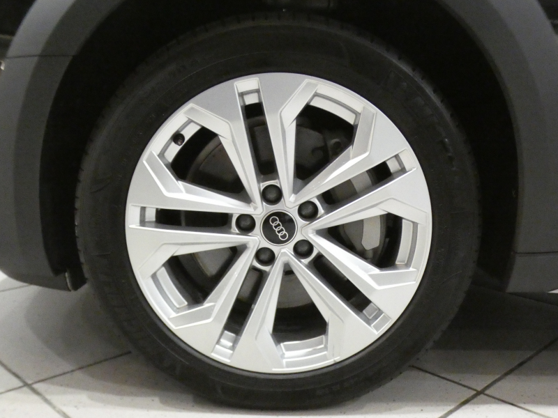 アウディ A4 A4ｵｰﾙﾛｰﾄﾞｸﾜﾄﾛ ﾗｸﾞｼﾞｭｱﾘｰ&ﾊﾟｰｸｱｼｽﾄPKG　後期 1ｵｰﾅｰ 追ACC ﾚｰﾝ&ｻｲﾄﾞｱｼｽﾄ 黒革 全席ﾋｰﾀｰ ﾀｯﾁｽｸﾘｰﾝMMIﾅﾋﾞ  全周囲ｶﾒﾗ PDC ﾏﾄﾘｸｽLED ｱﾝﾋﾞｴﾝﾄﾗｲﾄ 前後Dﾚｺ 18AW　2年保証