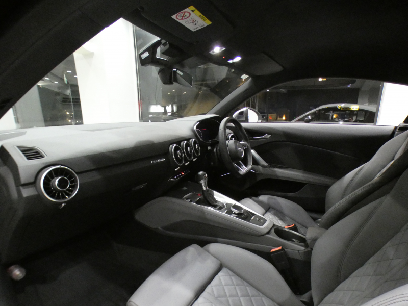 アウディ TTS TTSｸｰﾍﾟ　後期 ADVｷｰ ﾚｰﾝ&ｻｲﾄﾞｱｼｽﾄ ｸﾙｺﾝ 灰革 ﾋｰﾀｰ MMIﾅﾋﾞ B&Oｻｳﾝﾄﾞ ﾊﾞｰﾁｬﾙCP Bｶﾒﾗ PDC ﾏﾄﾘｸｽLED 専用ｴｸｽﾃﾘｱ OP19ｲﾝﾁAW 286ps　2年保証