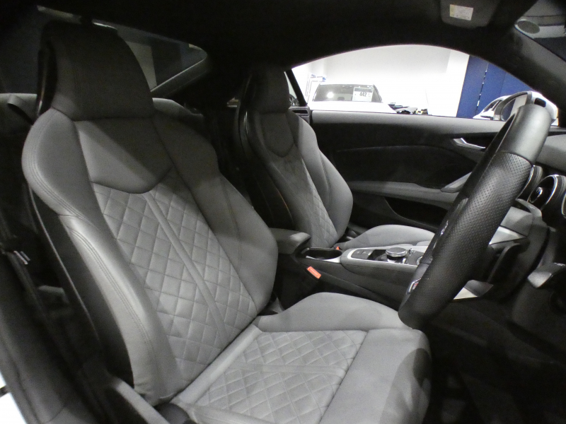 アウディ TTS TTSｸｰﾍﾟ　後期 ADVｷｰ ﾚｰﾝ&ｻｲﾄﾞｱｼｽﾄ ｸﾙｺﾝ 灰革 ﾋｰﾀｰ MMIﾅﾋﾞ B&Oｻｳﾝﾄﾞ ﾊﾞｰﾁｬﾙCP Bｶﾒﾗ PDC ﾏﾄﾘｸｽLED 専用ｴｸｽﾃﾘｱ OP19ｲﾝﾁAW 286ps　2年保証