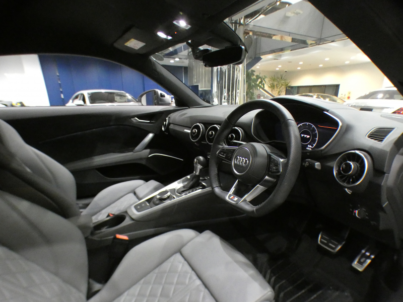 アウディ TTS TTSｸｰﾍﾟ　後期 ADVｷｰ ﾚｰﾝ&ｻｲﾄﾞｱｼｽﾄ ｸﾙｺﾝ 灰革 ﾋｰﾀｰ MMIﾅﾋﾞ B&Oｻｳﾝﾄﾞ ﾊﾞｰﾁｬﾙCP Bｶﾒﾗ PDC ﾏﾄﾘｸｽLED 専用ｴｸｽﾃﾘｱ OP19ｲﾝﾁAW 286ps　2年保証