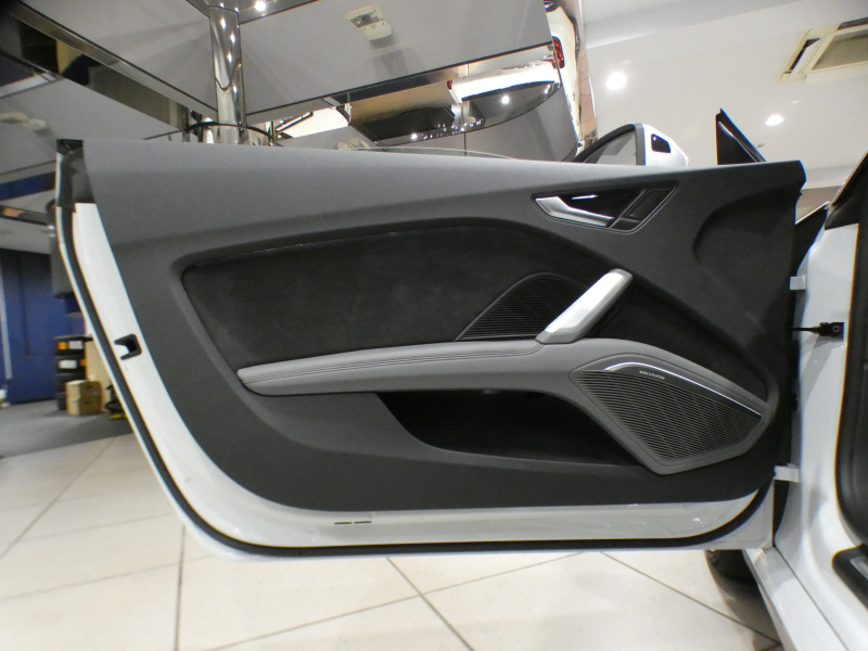 アウディ TTS TTSｸｰﾍﾟ　後期 ADVｷｰ ﾚｰﾝ&ｻｲﾄﾞｱｼｽﾄ ｸﾙｺﾝ 灰革 ﾋｰﾀｰ MMIﾅﾋﾞ B&Oｻｳﾝﾄﾞ ﾊﾞｰﾁｬﾙCP Bｶﾒﾗ PDC ﾏﾄﾘｸｽLED 専用ｴｸｽﾃﾘｱ OP19ｲﾝﾁAW 286ps　2年保証