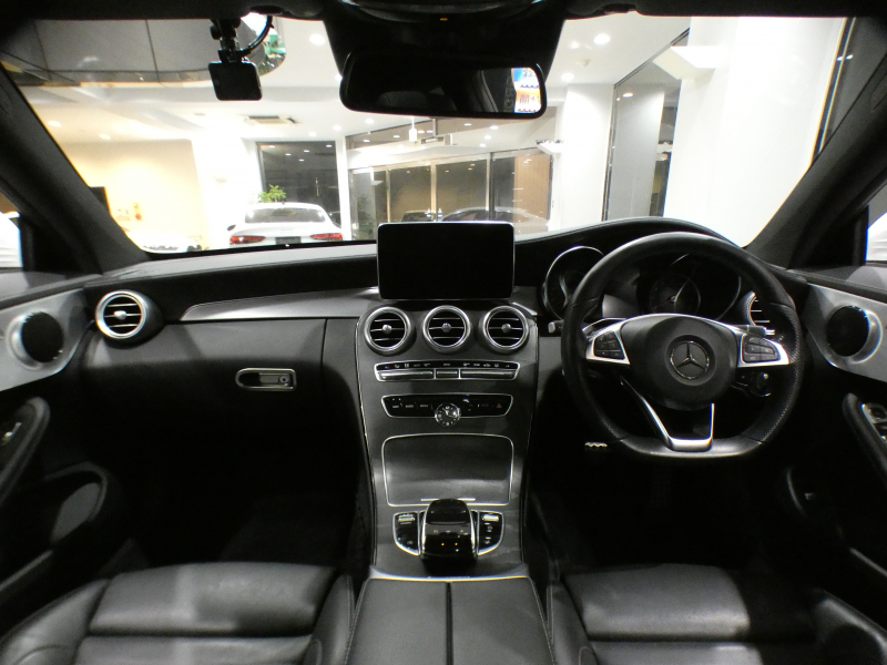 メルセデスベンツ Cクラス C180ｸｰﾍﾟ ｽﾎﾟｰﾂ+ ﾚｰﾀﾞｰｾｰﾌﾃｨPKG　黒革 ﾊﾟﾉﾗﾏSR ﾅﾋﾞTV ﾍｯﾄﾞｱｯﾌﾟDSP Meｺﾈｸﾄ Bｶﾒﾗ PTS LEDﾗｲﾄ ｱﾝﾋﾞｴﾝﾄﾗｲﾄ AMGｽﾀｲﾘﾝｸﾞ&19AW　2年保証