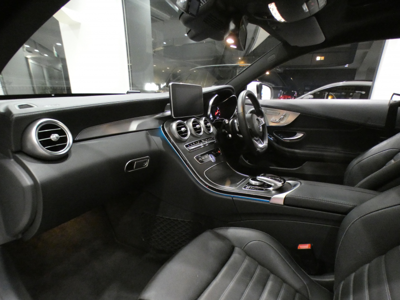 メルセデスベンツ Cクラス C180ｸｰﾍﾟ ｽﾎﾟｰﾂ+ ﾚｰﾀﾞｰｾｰﾌﾃｨPKG　黒革 ﾊﾟﾉﾗﾏSR ﾅﾋﾞTV ﾍｯﾄﾞｱｯﾌﾟDSP Meｺﾈｸﾄ Bｶﾒﾗ PTS LEDﾗｲﾄ ｱﾝﾋﾞｴﾝﾄﾗｲﾄ AMGｽﾀｲﾘﾝｸﾞ&19AW　2年保証