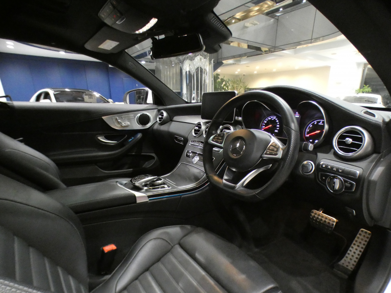 メルセデスベンツ Cクラス C180ｸｰﾍﾟ ｽﾎﾟｰﾂ+ ﾚｰﾀﾞｰｾｰﾌﾃｨPKG　黒革 ﾊﾟﾉﾗﾏSR ﾅﾋﾞTV ﾍｯﾄﾞｱｯﾌﾟDSP Meｺﾈｸﾄ Bｶﾒﾗ PTS LEDﾗｲﾄ ｱﾝﾋﾞｴﾝﾄﾗｲﾄ AMGｽﾀｲﾘﾝｸﾞ&19AW　2年保証