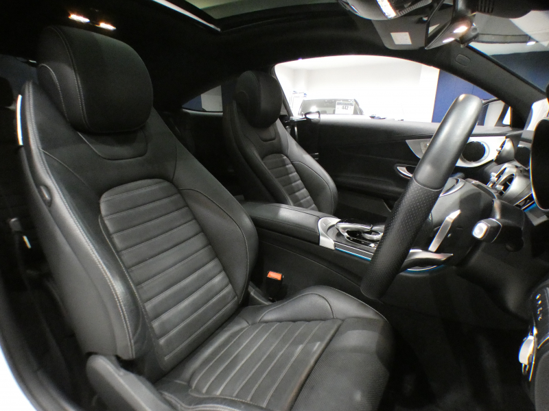 メルセデスベンツ Cクラス C180ｸｰﾍﾟ ｽﾎﾟｰﾂ+ ﾚｰﾀﾞｰｾｰﾌﾃｨPKG　黒革 ﾊﾟﾉﾗﾏSR ﾅﾋﾞTV ﾍｯﾄﾞｱｯﾌﾟDSP Meｺﾈｸﾄ Bｶﾒﾗ PTS LEDﾗｲﾄ ｱﾝﾋﾞｴﾝﾄﾗｲﾄ AMGｽﾀｲﾘﾝｸﾞ&19AW　2年保証