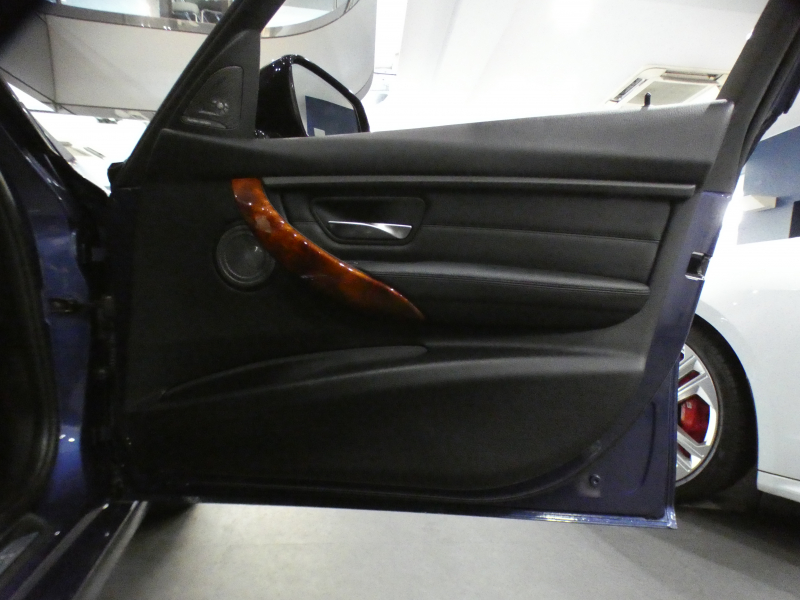 アルピナ B3 B3 ﾋﾞﾀｰﾎﾞﾘﾑｼﾞﾝ　左H ｺﾝﾌｫA ｸﾙｺﾝ 黒革 ｻﾝﾙｰﾌ iﾄﾞﾗｲﾌﾞﾅﾋﾞ(NBT-EVO) harmank Bｶﾒﾗ PDC ｷｾﾉﾝ 専用ｴｸｽﾃﾘｱ&20AW ｱｸﾗﾎﾟ製専用ﾏﾌﾗｰ 410ps　2年保証