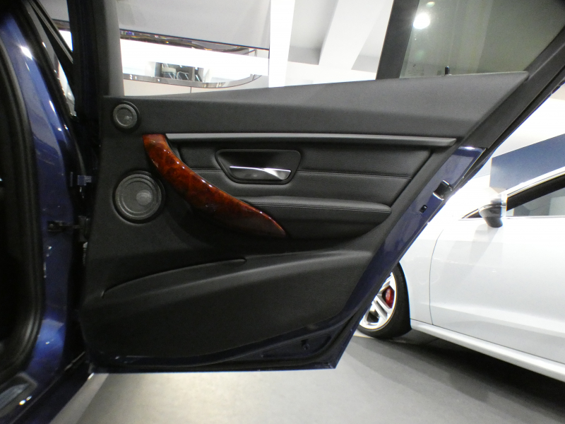 アルピナ B3 B3 ﾋﾞﾀｰﾎﾞﾘﾑｼﾞﾝ　左H ｺﾝﾌｫA ｸﾙｺﾝ 黒革 ｻﾝﾙｰﾌ iﾄﾞﾗｲﾌﾞﾅﾋﾞ(NBT-EVO) harmank Bｶﾒﾗ PDC ｷｾﾉﾝ 専用ｴｸｽﾃﾘｱ&20AW ｱｸﾗﾎﾟ製専用ﾏﾌﾗｰ 410ps　2年保証