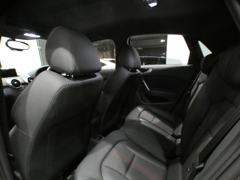 アウディ S1 S1ｽﾎﾟｰﾂﾊﾞｯｸ　☆6MT ADVｷｰ 半革 MMIﾅﾋﾞ BTｵｰﾃﾞｨｵ PDC ｷｾﾉﾝ 専用ｴｸｽﾃﾘｱ&18AW FK-TECｻｽﾍﾟﾝｼｮﾝｷｯﾄ 231ps　2年保証