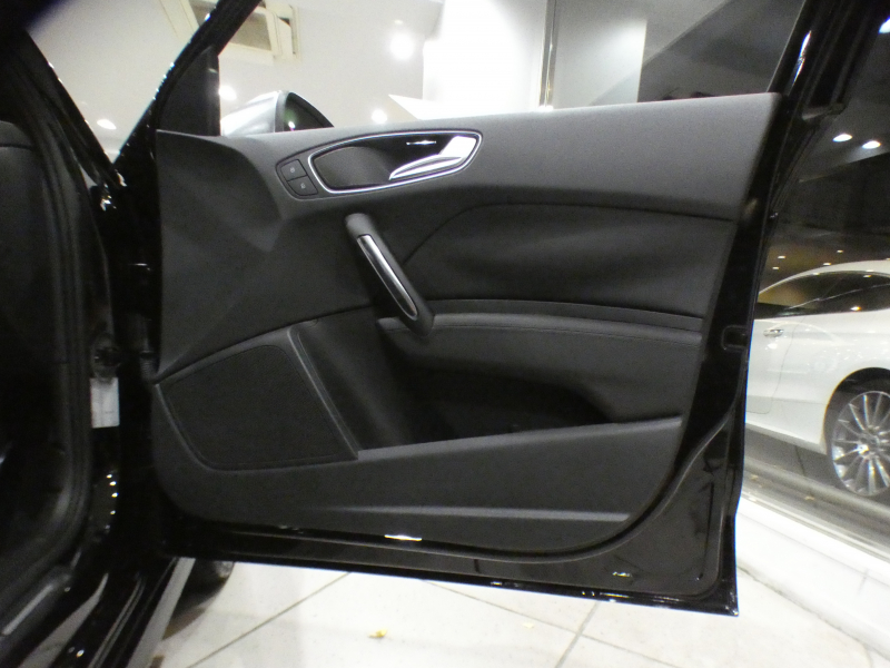 アウディ S1 S1ｽﾎﾟｰﾂﾊﾞｯｸ　☆6MT ADVｷｰ 半革 MMIﾅﾋﾞ BTｵｰﾃﾞｨｵ PDC ｷｾﾉﾝ 専用ｴｸｽﾃﾘｱ&18AW FK-TECｻｽﾍﾟﾝｼｮﾝｷｯﾄ 231ps　2年保証