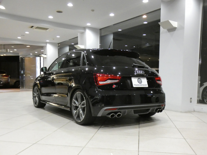 アウディ S1 S1ｽﾎﾟｰﾂﾊﾞｯｸ　☆6MT ADVｷｰ 半革 MMIﾅﾋﾞ BTｵｰﾃﾞｨｵ PDC ｷｾﾉﾝ 専用ｴｸｽﾃﾘｱ&18AW FK-TECｻｽﾍﾟﾝｼｮﾝｷｯﾄ 231ps　2年保証