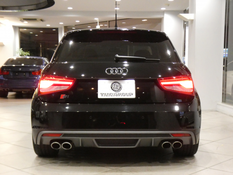 アウディ S1 S1ｽﾎﾟｰﾂﾊﾞｯｸ　☆6MT ADVｷｰ 半革 MMIﾅﾋﾞ BTｵｰﾃﾞｨｵ PDC ｷｾﾉﾝ 専用ｴｸｽﾃﾘｱ&18AW FK-TECｻｽﾍﾟﾝｼｮﾝｷｯﾄ 231ps　2年保証