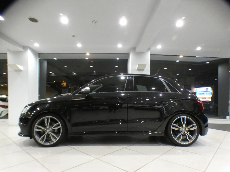 アウディ S1 S1ｽﾎﾟｰﾂﾊﾞｯｸ　☆6MT ADVｷｰ 半革 MMIﾅﾋﾞ BTｵｰﾃﾞｨｵ PDC ｷｾﾉﾝ 専用ｴｸｽﾃﾘｱ&18AW FK-TECｻｽﾍﾟﾝｼｮﾝｷｯﾄ 231ps　2年保証