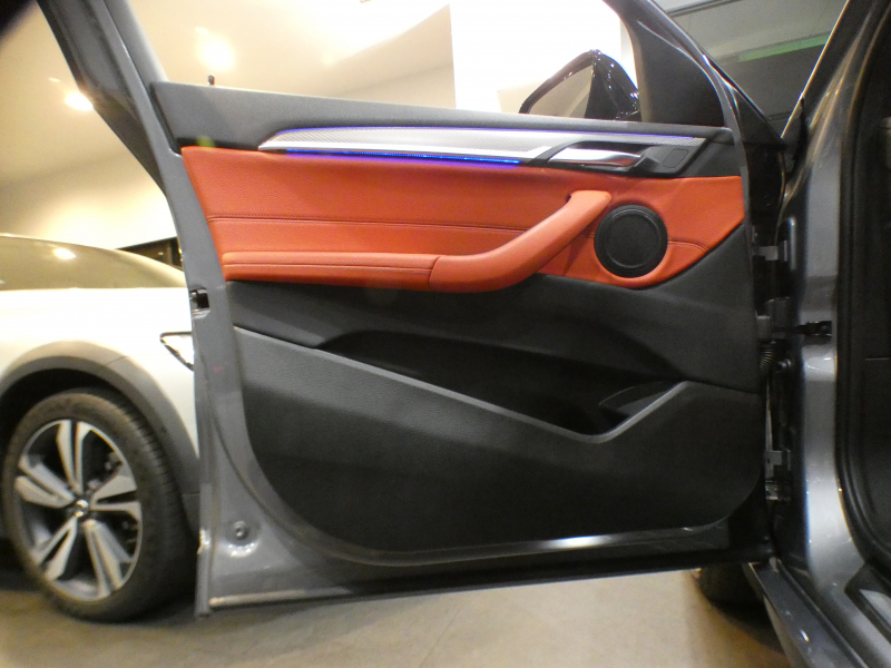 BMW X2 X2 M35i ADｾｰﾌﾃｨ&ｾﾚｸﾄPKG　ｺﾝﾌｫA 追ACC ﾚｰﾝDW ｲﾝﾃﾘS 赤革 ﾊﾟﾉﾗﾏSR ﾀｯﾁP対応iﾄﾞﾗｲﾌﾞﾅﾋﾞ(第6世代) ﾍｯﾄﾞｱｯﾌﾟDSP ﾜｲﾔﾚｽCH Bｶﾒﾗ PDC LEDﾗｲﾄ 専用ｴｸｽﾃﾘｱ&20AW 赤ｷｬﾘﾊﾟｰ 306ps　2年保証