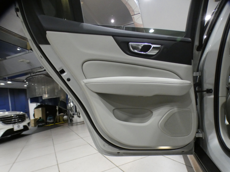 ボルボ V60 V60ｸﾛｽｶﾝﾄﾘｰ T5ﾌﾟﾛ AWD　追ACC･LKA･ LCMA 白革 ﾋｰﾀｰ ﾍﾞﾝﾁﾚｰﾀｰ ﾏｯｻｰｼﾞ機能 ﾀｯﾁｽｸﾘｰﾝHDDﾅﾋﾞTV harman/K 全周囲ｶﾒﾗ ﾍｯﾄﾞｱｯﾌﾟDSP LEDﾗｲﾄ ｵｰﾄﾃｰﾙｹﾞｰﾄ ｴｸｽﾃﾘｱｽﾀｲﾘﾝｸﾞKIT 19AW　2年保証