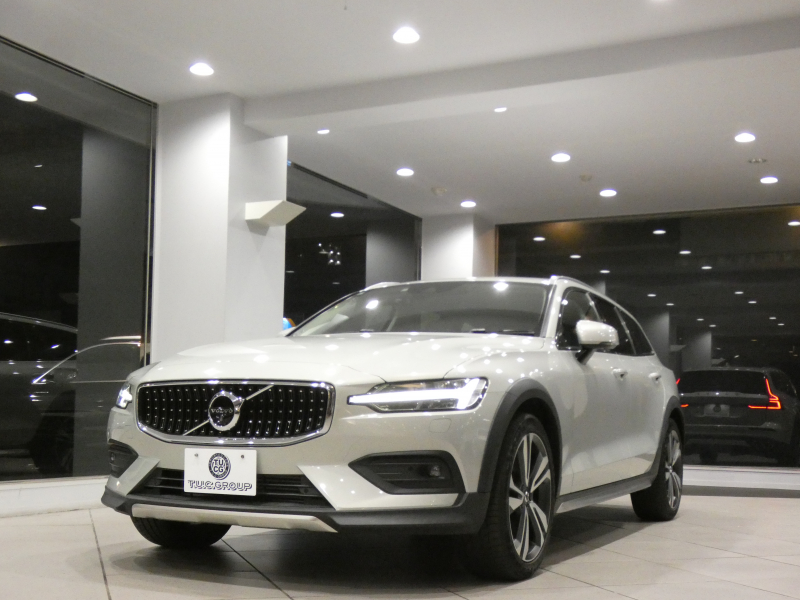 ボルボ V60 V60ｸﾛｽｶﾝﾄﾘｰ T5ﾌﾟﾛ AWD　追ACC･LKA･ LCMA 白革 ﾋｰﾀｰ ﾍﾞﾝﾁﾚｰﾀｰ ﾏｯｻｰｼﾞ機能 ﾀｯﾁｽｸﾘｰﾝHDDﾅﾋﾞTV harman/K 全周囲ｶﾒﾗ ﾍｯﾄﾞｱｯﾌﾟDSP LEDﾗｲﾄ ｵｰﾄﾃｰﾙｹﾞｰﾄ ｴｸｽﾃﾘｱｽﾀｲﾘﾝｸﾞKIT 19AW　2年保証