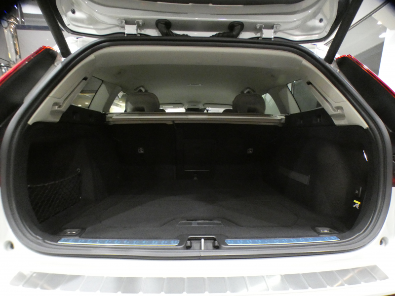 ボルボ V60 V60ｸﾛｽｶﾝﾄﾘｰ T5ﾌﾟﾛ AWD　追ACC･LKA･ LCMA 白革 ﾋｰﾀｰ ﾍﾞﾝﾁﾚｰﾀｰ ﾏｯｻｰｼﾞ機能 ﾀｯﾁｽｸﾘｰﾝHDDﾅﾋﾞTV harman/K 全周囲ｶﾒﾗ ﾍｯﾄﾞｱｯﾌﾟDSP LEDﾗｲﾄ ｵｰﾄﾃｰﾙｹﾞｰﾄ ｴｸｽﾃﾘｱｽﾀｲﾘﾝｸﾞKIT 19AW　2年保証