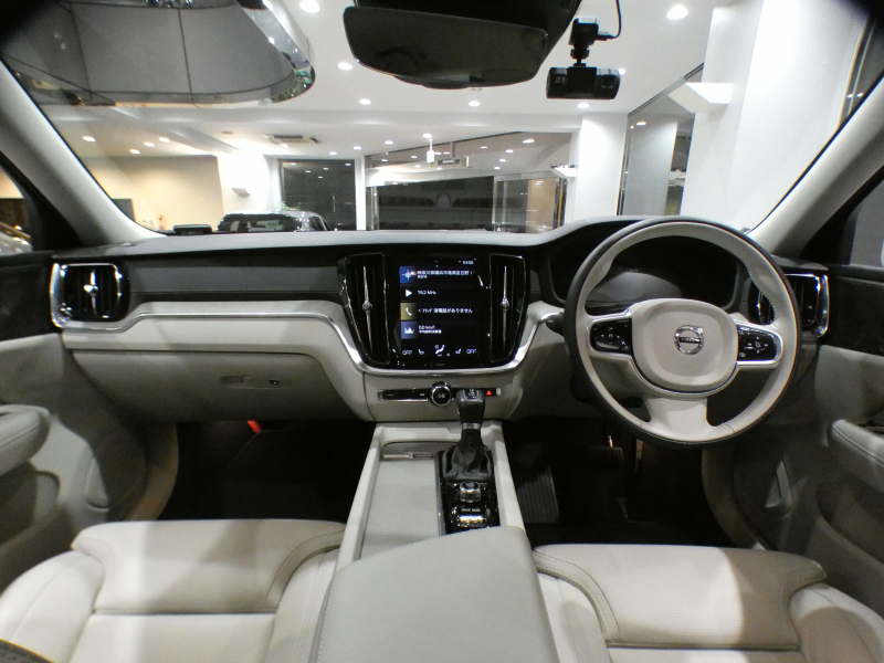 ボルボ V60 V60ｸﾛｽｶﾝﾄﾘｰ T5ﾌﾟﾛ AWD　追ACC･LKA･ LCMA 白革 ﾋｰﾀｰ ﾍﾞﾝﾁﾚｰﾀｰ ﾏｯｻｰｼﾞ機能 ﾀｯﾁｽｸﾘｰﾝHDDﾅﾋﾞTV harman/K 全周囲ｶﾒﾗ ﾍｯﾄﾞｱｯﾌﾟDSP LEDﾗｲﾄ ｵｰﾄﾃｰﾙｹﾞｰﾄ ｴｸｽﾃﾘｱｽﾀｲﾘﾝｸﾞKIT 19AW　2年保証