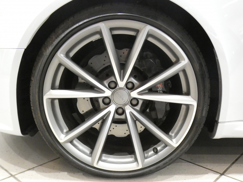 アウディ RS4アバント RS4ｱﾊﾞﾝﾄ 4.2FSIｸﾜﾄﾛ　ADVｷｰ 黒革 ﾋｰﾀｰ MMIﾅﾋﾞ B&Oｻｳﾝﾄﾞ Bｶﾒﾗ PDC ｷｾﾉﾝ RS専用ｴｸﾃﾘｱ&20AW 可変ﾏﾌﾗｰ 450ps　2年保証