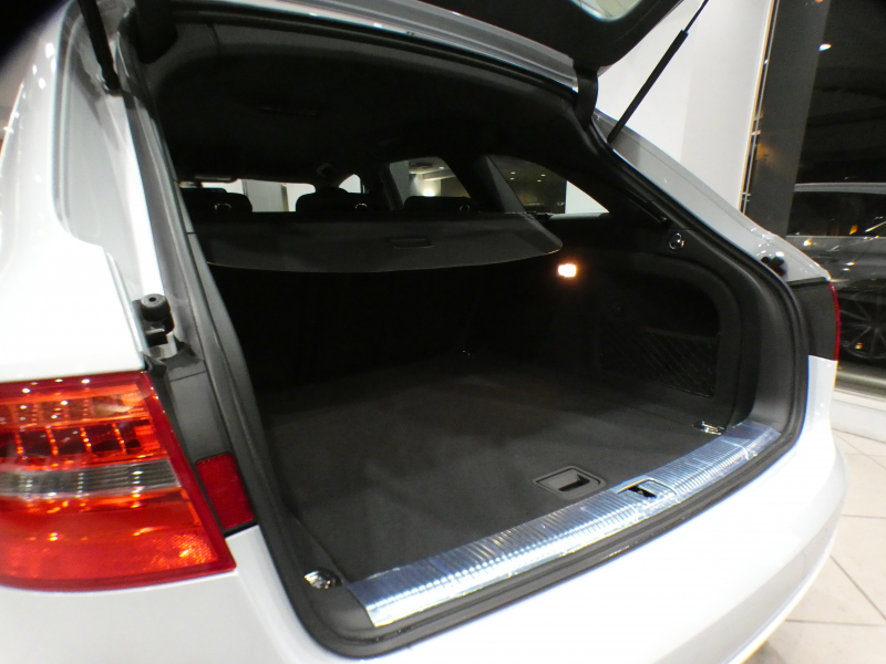 アウディ RS4アバント RS4ｱﾊﾞﾝﾄ 4.2FSIｸﾜﾄﾛ　ADVｷｰ 黒革 ﾋｰﾀｰ MMIﾅﾋﾞ B&Oｻｳﾝﾄﾞ Bｶﾒﾗ PDC ｷｾﾉﾝ RS専用ｴｸﾃﾘｱ&20AW 可変ﾏﾌﾗｰ 450ps　2年保証