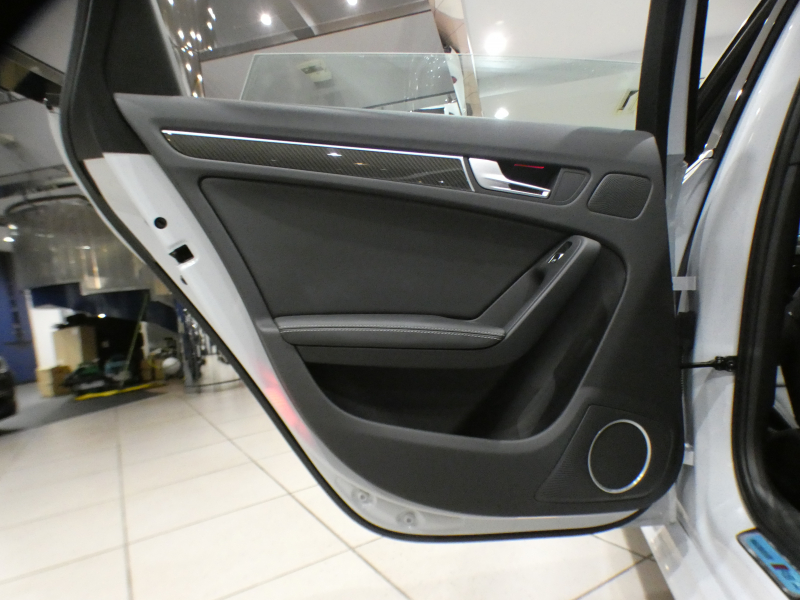 アウディ RS4アバント RS4ｱﾊﾞﾝﾄ 4.2FSIｸﾜﾄﾛ　ADVｷｰ 黒革 ﾋｰﾀｰ MMIﾅﾋﾞ B&Oｻｳﾝﾄﾞ Bｶﾒﾗ PDC ｷｾﾉﾝ RS専用ｴｸﾃﾘｱ&20AW 可変ﾏﾌﾗｰ 450ps　2年保証