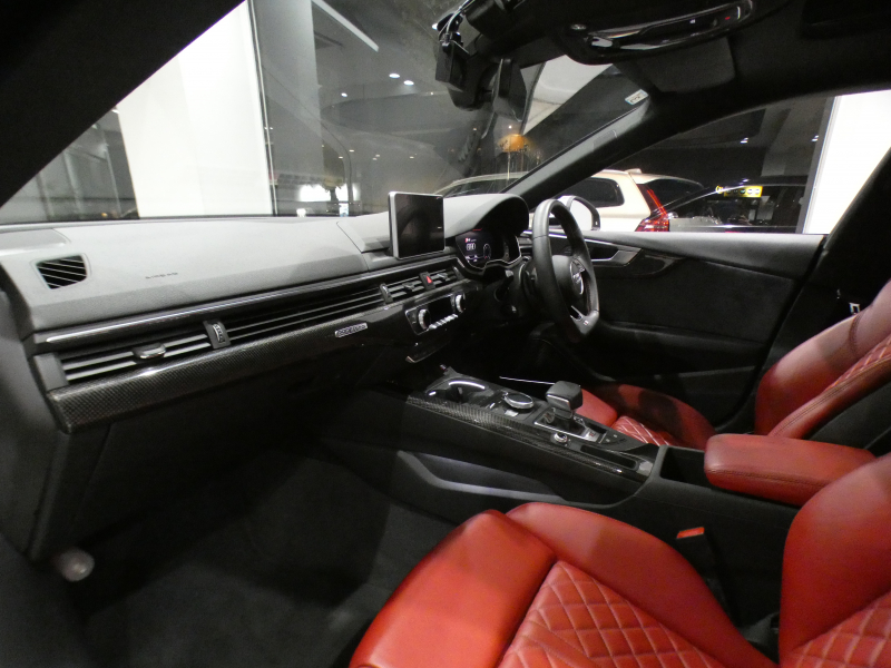 アウディ S5 S5ｽﾎﾟｰﾂﾊﾞｯｸ ﾚｻﾞｰ&ｱｼｽﾀﾝｽPKG　ADVｷｰ 追ACC ﾚｰﾝ&ｻｲﾄﾞｱｼｽﾄ 赤革 ﾏｯｻｰｼﾞ機能 ﾋｰﾀｰ ﾊﾟﾉﾗﾏSR MMIﾅﾋﾞ ﾊﾞｰﾁｬﾙCP B&Oｻｳﾝﾄﾞ 全周囲ｶﾒﾗ PDC ﾏﾄﾘｸｽLED 専用ｴｸﾃﾘｱ&19AW 赤ｷｬﾘﾊﾟｰ Rｽﾎﾟｰﾂﾃﾞﾌ 354ps　2年保証