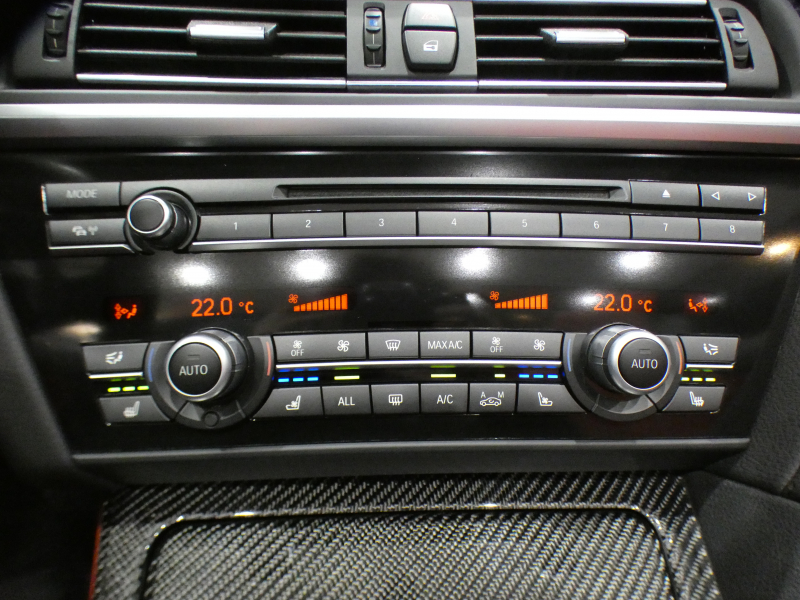 BMW Mシリーズ M6ｶﾌﾞﾘｵﾚ　ｺﾝﾌｫA 赤革/黒幌 ﾋｰﾀｰ ﾍﾞﾝﾁﾚｰﾀｰ ﾏｯｻｰｼﾞ機能 iﾄﾞﾗｲﾌﾞﾅﾋﾞ(CIC) ☆B&Oｻｳﾝﾄﾞ ﾄｯﾌﾟ&ｻｲﾄﾞﾋﾞｭｰｶﾒﾗ PDC ﾍｯﾄﾞｱｯﾌﾟDSP LEDﾗｲﾄ 専用ｴｸﾃﾘｱ&20AW 560ps　2年保証