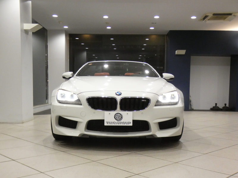 BMW Mシリーズ M6ｶﾌﾞﾘｵﾚ　ｺﾝﾌｫA 赤革/黒幌 ﾋｰﾀｰ ﾍﾞﾝﾁﾚｰﾀｰ ﾏｯｻｰｼﾞ機能 iﾄﾞﾗｲﾌﾞﾅﾋﾞ(CIC) ☆B&Oｻｳﾝﾄﾞ ﾄｯﾌﾟ&ｻｲﾄﾞﾋﾞｭｰｶﾒﾗ PDC ﾍｯﾄﾞｱｯﾌﾟDSP LEDﾗｲﾄ 専用ｴｸﾃﾘｱ&20AW 560ps　2年保証
