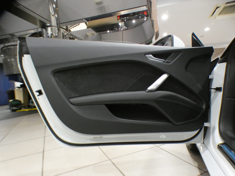 アウディ TTクーペ TTｸｰﾍﾟ 2.0TFSI Sﾗｲﾝ&ｱｼｽﾀﾝｽPKG　ADVｷｰ ｸﾙｺﾝ 半革 MMIﾅﾋﾞTV Bｶﾒﾗ PDC ﾊﾞｰﾁｬﾙCP ﾏﾄﾘｸｽLED 前後Dﾚｺ Sﾗｲﾝｴｸｽﾃﾘｱ&18AW　2年保証