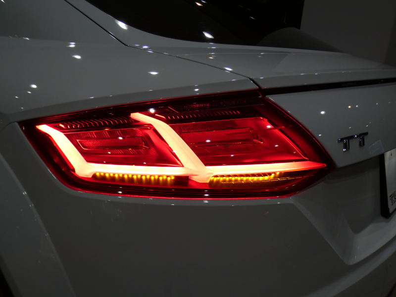 アウディ TTクーペ TTｸｰﾍﾟ 2.0TFSI Sﾗｲﾝ&ｱｼｽﾀﾝｽPKG　ADVｷｰ ｸﾙｺﾝ 半革 MMIﾅﾋﾞTV Bｶﾒﾗ PDC ﾊﾞｰﾁｬﾙCP ﾏﾄﾘｸｽLED 前後Dﾚｺ Sﾗｲﾝｴｸｽﾃﾘｱ&18AW　2年保証