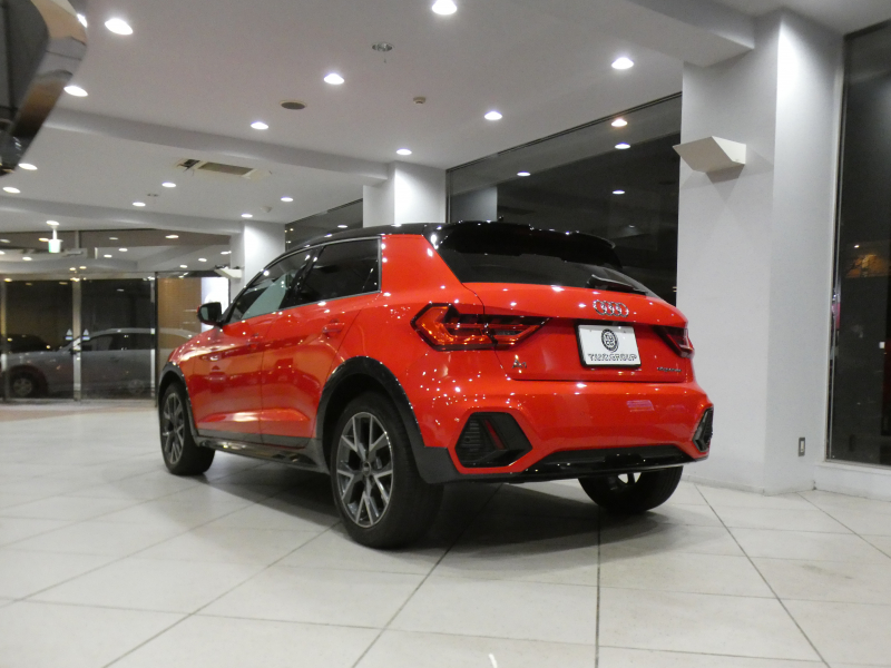 アウディ A1 A1ｽﾎﾟｰﾂﾊﾞｯｸ ｼﾃｨｶﾊﾞｰﾘﾐﾃｯﾄﾞED　限定 1ｵｰﾅｰ ADVｷｰ 追ACC ﾚｰﾝｱｼｽﾄ ｱｳﾃﾞｨﾌﾟﾚｾﾝｽ 半革 ﾋｰﾀｰ ﾀｯﾁﾚｽﾎﾟﾝｽ付MMIﾅﾋﾞ ﾊﾞｰﾁｬﾙCP Bｶﾒﾗ PDC LEDﾗｲﾄ 専用ｴｸｽﾃﾘｱ&17AW　2年保証