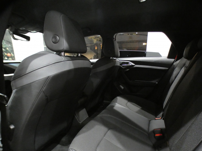 アウディ A1 A1ｽﾎﾟｰﾂﾊﾞｯｸ ｼﾃｨｶﾊﾞｰﾘﾐﾃｯﾄﾞED　限定 1ｵｰﾅｰ ADVｷｰ 追ACC ﾚｰﾝｱｼｽﾄ ｱｳﾃﾞｨﾌﾟﾚｾﾝｽ 半革 ﾋｰﾀｰ ﾀｯﾁﾚｽﾎﾟﾝｽ付MMIﾅﾋﾞ ﾊﾞｰﾁｬﾙCP Bｶﾒﾗ PDC LEDﾗｲﾄ 専用ｴｸｽﾃﾘｱ&17AW　2年保証