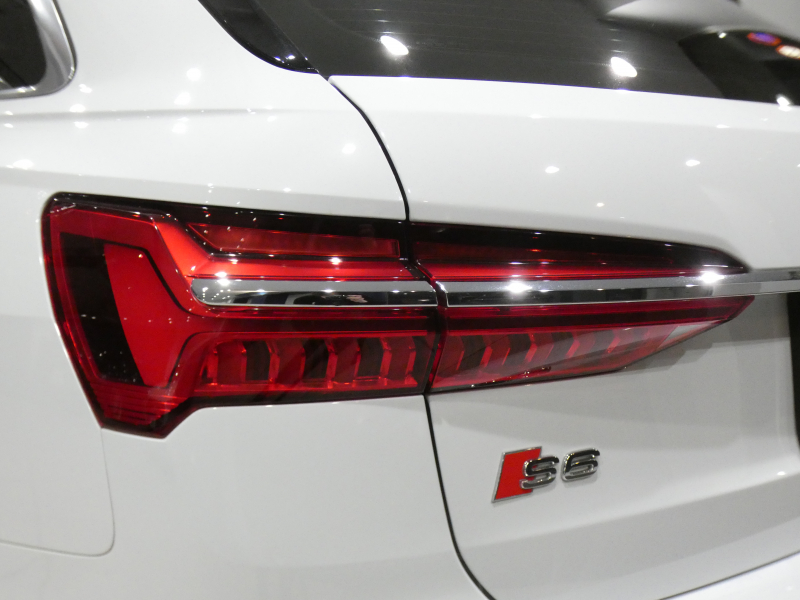 アウディ S6 S6ｱﾊﾞﾝﾄ ｴｸｽﾃﾝﾃﾞｯﾄﾞﾌﾙﾚｻﾞｰ&ﾄﾞﾗｲﾋﾞﾝｸﾞPKG　1ｵｰﾅｰ 追ACC ﾚｰﾝ&ｻｲﾄﾞｱｼｽﾄ 赤革 全席ﾋｰﾀｰ ﾀｯﾁﾚｽﾎﾟﾝｽ付MMIﾅﾋﾞTV ﾊﾞｰﾁｬﾙCP B&Oｻｳﾝﾄﾞ 全周囲ｶﾒﾗ PDC HDﾏﾄﾘｸｽLED 専用ｴｸｽﾃﾘｱ OP21AW 450ps　2年保証