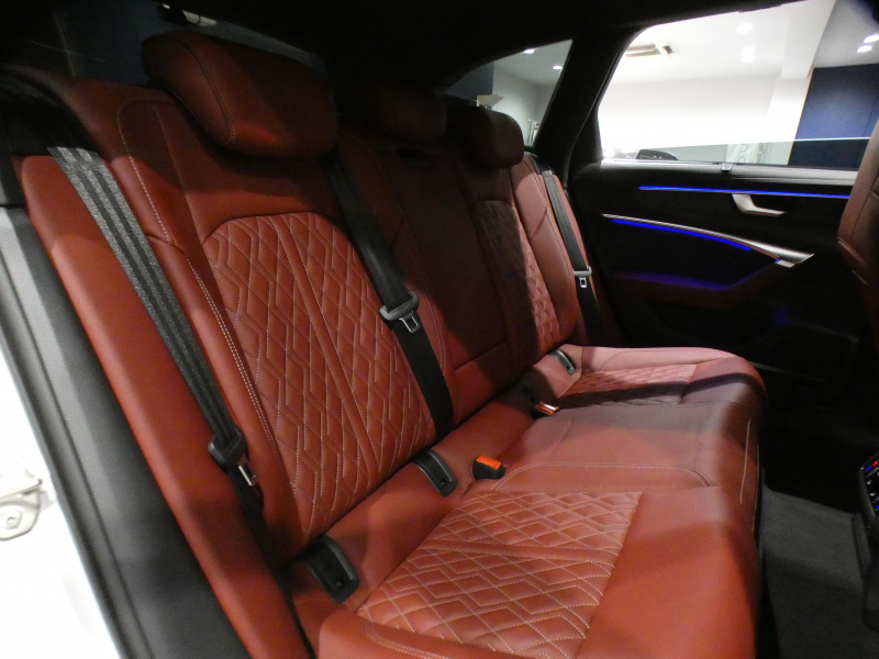 アウディ S6 S6ｱﾊﾞﾝﾄ ｴｸｽﾃﾝﾃﾞｯﾄﾞﾌﾙﾚｻﾞｰ&ﾄﾞﾗｲﾋﾞﾝｸﾞPKG　1ｵｰﾅｰ 追ACC ﾚｰﾝ&ｻｲﾄﾞｱｼｽﾄ 赤革 全席ﾋｰﾀｰ ﾀｯﾁﾚｽﾎﾟﾝｽ付MMIﾅﾋﾞTV ﾊﾞｰﾁｬﾙCP B&Oｻｳﾝﾄﾞ 全周囲ｶﾒﾗ PDC HDﾏﾄﾘｸｽLED 専用ｴｸｽﾃﾘｱ OP21AW 450ps　2年保証