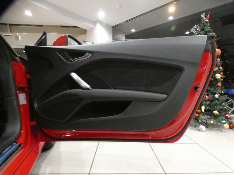 アウディ TTクーペ TTｸｰﾍﾟ 2.0TFSIｸﾜﾄﾛ Sﾗｲﾝ&ｱｼｽﾀﾝｽPKG　1ｵｰﾅｰ ADVｷｰ ｸﾙｺﾝ 半革 ﾊﾟﾜｰｼｰﾄ MMIﾅﾋﾞTV Bｶﾒﾗ PDC ﾊﾞｰﾁｬﾙCP LEDﾗｲﾄ Sﾗｲﾝｴｸｽﾃﾘｱ&18AW　2年保証