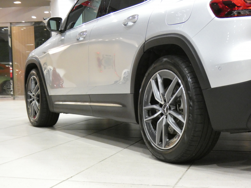 AMG GLB GLB35 4MATIC AMGｱﾄﾞﾊﾞﾝｽﾄPKG　黒&赤革 ﾋｰﾀｰ ﾊﾟﾉﾗﾏSR MBUX ﾍｯﾄﾞｱｯﾌﾟDSP Meｺﾈｸﾄ ﾜｲﾔﾚｽCH 全周囲ｶﾒﾗ PTS ﾏﾙﾁﾋﾞｰﾑLED ｱﾝﾋﾞｴﾝﾄﾗｲﾄ 専用ｴｸｽﾃﾘｱ&19AW 306ps　2年保証