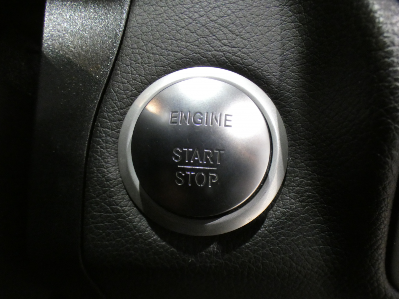 メルセデスベンツ Cクラス C250ｽﾃｰｼｮﾝﾜｺﾞﾝ ｽﾎﾟｰﾂ ﾚｰﾀﾞｰｾｰﾌﾃｨPKG　ｷｰﾚｽｺﾞｰ 黒革 ﾋｰﾀｰ ﾅﾋﾞTV ﾌﾞﾙﾒｽﾀｰ ﾍｯﾄﾞｱｯﾌﾟDSP Bｶﾒﾗ PTS LEDﾗｲﾄ ｱﾝﾋﾞｴﾝﾄﾗｲﾄ ｵｰﾄﾃｰﾙｹﾞｰﾄ AMGｽﾀｲﾘﾝｸﾞ&19AW 9AT　2年保証