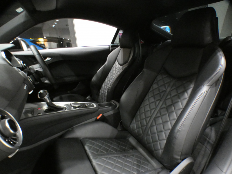 アウディ TTクーペ TTｸｰﾍﾟ 2.0TFSIｸﾜﾄﾛ ﾚｻﾞｰ&ｱｼｽﾀﾝｽPKG　ADVｷｰ ｸﾙｺﾝ 黒革 ﾋｰﾀｰ MMIﾅﾋﾞTV Bｶﾒﾗ PDC ﾊﾞｰﾁｬﾙCP ﾏﾄﾘｸｽLED 後期ﾌﾛﾝﾄｸﾞﾘﾙ Fｶｰﾎﾞﾝｽﾎﾟｲﾗｰ 18AW　2年保証