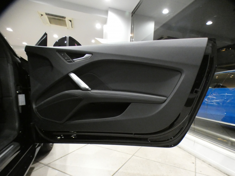 アウディ TTクーペ TTｸｰﾍﾟ 2.0TFSIｸﾜﾄﾛ ﾚｻﾞｰ&ｱｼｽﾀﾝｽPKG　ADVｷｰ ｸﾙｺﾝ 黒革 ﾋｰﾀｰ MMIﾅﾋﾞTV Bｶﾒﾗ PDC ﾊﾞｰﾁｬﾙCP ﾏﾄﾘｸｽLED 後期ﾌﾛﾝﾄｸﾞﾘﾙ Fｶｰﾎﾞﾝｽﾎﾟｲﾗｰ 18AW　2年保証