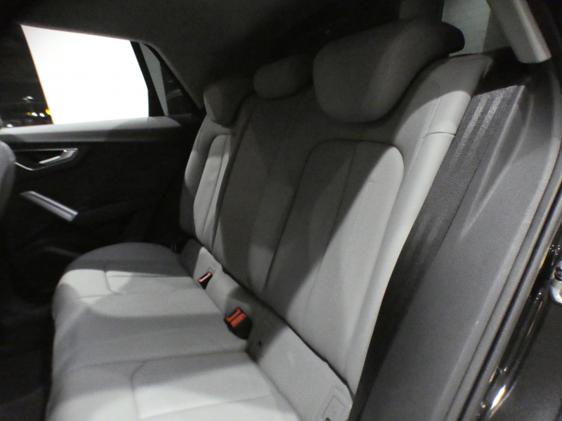 アウディ Q2 Q2 35TFSI ｼﾘﾝﾀﾞｰｵﾝﾃﾞﾝﾏﾝﾄﾞｽﾎﾟｰﾂ ｱｼｽﾀﾝｽPKG　ADVｷｰ 追ACC ﾚｰﾝ&ｻｲﾄﾞｱｼｽﾄ 灰革 ﾋｰﾀｰ MMIﾅﾋﾞ ﾊﾞｰﾁｬﾙCP ｽﾏｰﾄﾌｫﾝIF Bｶﾒﾗ PDC LEDﾗｲﾄ ｵｰﾄﾃｰﾙｹﾞｰﾄ 前後ﾄﾞﾗﾚｺ　2年保証