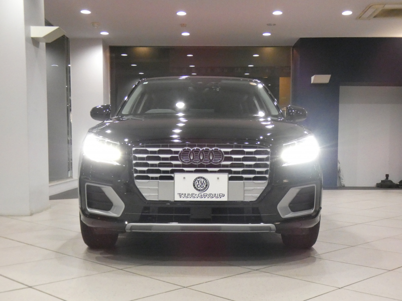 アウディ Q2 Q2 35TFSI ｼﾘﾝﾀﾞｰｵﾝﾃﾞﾝﾏﾝﾄﾞｽﾎﾟｰﾂ ｱｼｽﾀﾝｽPKG　ADVｷｰ 追ACC ﾚｰﾝ&ｻｲﾄﾞｱｼｽﾄ 灰革 ﾋｰﾀｰ MMIﾅﾋﾞ ﾊﾞｰﾁｬﾙCP ｽﾏｰﾄﾌｫﾝIF Bｶﾒﾗ PDC LEDﾗｲﾄ ｵｰﾄﾃｰﾙｹﾞｰﾄ 前後ﾄﾞﾗﾚｺ　2年保証