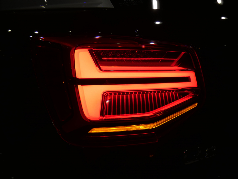 アウディ Q2 Q2 35TFSI ｼﾘﾝﾀﾞｰｵﾝﾃﾞﾝﾏﾝﾄﾞｽﾎﾟｰﾂ ｱｼｽﾀﾝｽPKG　ADVｷｰ 追ACC ﾚｰﾝ&ｻｲﾄﾞｱｼｽﾄ 灰革 ﾋｰﾀｰ MMIﾅﾋﾞ ﾊﾞｰﾁｬﾙCP ｽﾏｰﾄﾌｫﾝIF Bｶﾒﾗ PDC LEDﾗｲﾄ ｵｰﾄﾃｰﾙｹﾞｰﾄ 前後ﾄﾞﾗﾚｺ　2年保証