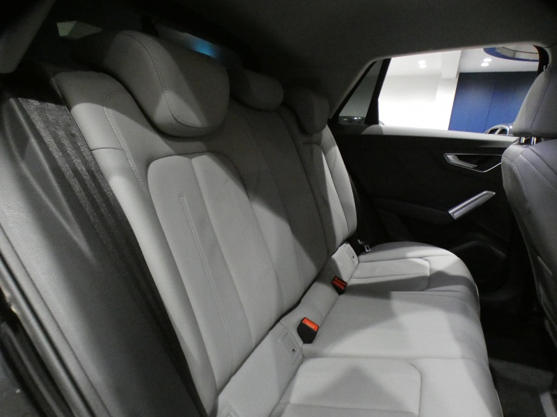 アウディ Q2 Q2 35TFSI ｼﾘﾝﾀﾞｰｵﾝﾃﾞﾝﾏﾝﾄﾞｽﾎﾟｰﾂ ｱｼｽﾀﾝｽPKG　ADVｷｰ 追ACC ﾚｰﾝ&ｻｲﾄﾞｱｼｽﾄ 灰革 ﾋｰﾀｰ MMIﾅﾋﾞ ﾊﾞｰﾁｬﾙCP ｽﾏｰﾄﾌｫﾝIF Bｶﾒﾗ PDC LEDﾗｲﾄ ｵｰﾄﾃｰﾙｹﾞｰﾄ 前後ﾄﾞﾗﾚｺ　2年保証