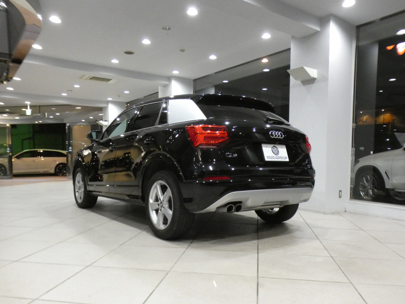 アウディ Q2 Q2 35TFSI ｼﾘﾝﾀﾞｰｵﾝﾃﾞﾝﾏﾝﾄﾞｽﾎﾟｰﾂ ｱｼｽﾀﾝｽPKG　ADVｷｰ 追ACC ﾚｰﾝ&ｻｲﾄﾞｱｼｽﾄ 灰革 ﾋｰﾀｰ MMIﾅﾋﾞ ﾊﾞｰﾁｬﾙCP ｽﾏｰﾄﾌｫﾝIF Bｶﾒﾗ PDC LEDﾗｲﾄ ｵｰﾄﾃｰﾙｹﾞｰﾄ 前後ﾄﾞﾗﾚｺ　2年保証