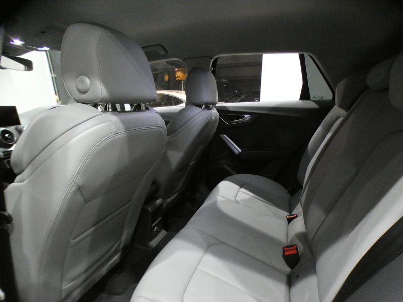 アウディ Q2 Q2 35TFSI ｼﾘﾝﾀﾞｰｵﾝﾃﾞﾝﾏﾝﾄﾞｽﾎﾟｰﾂ ｱｼｽﾀﾝｽPKG　ADVｷｰ 追ACC ﾚｰﾝ&ｻｲﾄﾞｱｼｽﾄ 灰革 ﾋｰﾀｰ MMIﾅﾋﾞ ﾊﾞｰﾁｬﾙCP ｽﾏｰﾄﾌｫﾝIF Bｶﾒﾗ PDC LEDﾗｲﾄ ｵｰﾄﾃｰﾙｹﾞｰﾄ 前後ﾄﾞﾗﾚｺ　2年保証