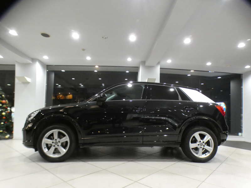 アウディ Q2 Q2 35TFSI ｼﾘﾝﾀﾞｰｵﾝﾃﾞﾝﾏﾝﾄﾞｽﾎﾟｰﾂ ｱｼｽﾀﾝｽPKG　ADVｷｰ 追ACC ﾚｰﾝ&ｻｲﾄﾞｱｼｽﾄ 灰革 ﾋｰﾀｰ MMIﾅﾋﾞ ﾊﾞｰﾁｬﾙCP ｽﾏｰﾄﾌｫﾝIF Bｶﾒﾗ PDC LEDﾗｲﾄ ｵｰﾄﾃｰﾙｹﾞｰﾄ 前後ﾄﾞﾗﾚｺ　2年保証