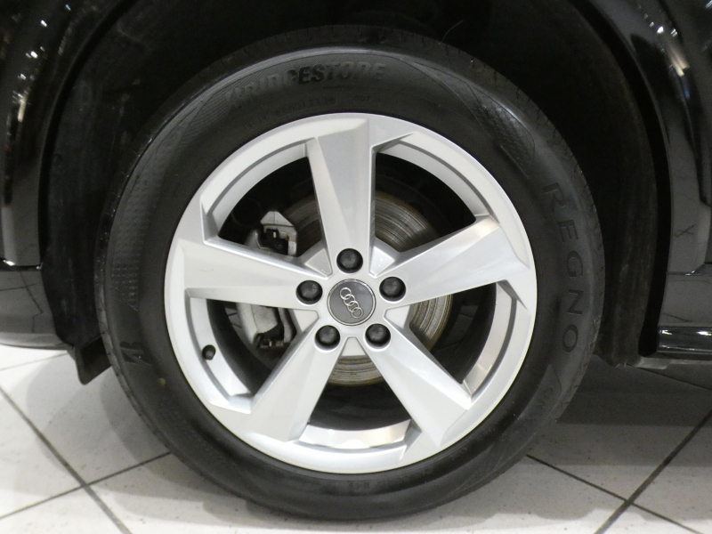 アウディ Q2 Q2 35TFSI ｼﾘﾝﾀﾞｰｵﾝﾃﾞﾝﾏﾝﾄﾞｽﾎﾟｰﾂ ｱｼｽﾀﾝｽPKG　ADVｷｰ 追ACC ﾚｰﾝ&ｻｲﾄﾞｱｼｽﾄ 灰革 ﾋｰﾀｰ MMIﾅﾋﾞ ﾊﾞｰﾁｬﾙCP ｽﾏｰﾄﾌｫﾝIF Bｶﾒﾗ PDC LEDﾗｲﾄ ｵｰﾄﾃｰﾙｹﾞｰﾄ 前後ﾄﾞﾗﾚｺ　2年保証