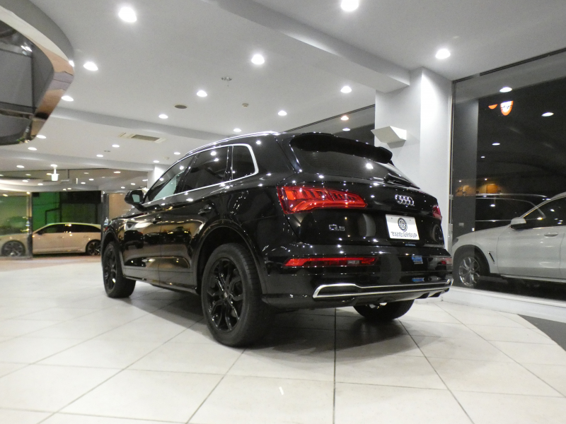 アウディ Q5 Q5 40TDIｸﾜﾄﾛｽﾎﾟｰﾂ Sﾗｲﾝ&ｱｼｽﾀﾝｽPKG　ADVｷｰ 追ACC ﾚｰﾝ&ｻｲﾄﾞｱｼｽﾄ ﾊﾟｰｸｱｼｽﾄ 半革 ﾋｰﾀｰ ☆ｻﾝﾙｰﾌ MMIﾅﾋﾞ ﾊﾞｰﾁｬﾙCP 全周ｶﾒﾗ PDC ｽﾏｰﾄﾌｫﾝIF ﾏﾄﾘｸｽLED ｱﾝﾋﾞｴﾝﾄﾗｲﾄ Sﾗｲﾝｴｸｽﾃﾘｱ OZ19ｲﾝﾁAW　2年保証