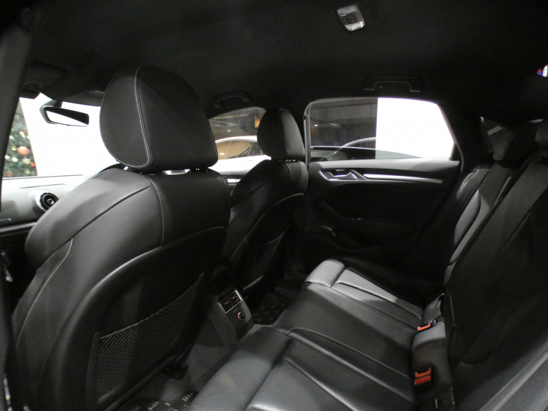 アウディ S3 S3ｾﾀﾞﾝ ﾚｻﾞｰ&LEDﾗｲﾄPKG　ADVｷｰ 追ACC ｱｳﾃﾞｨﾌﾟﾚｾﾝｽ 黒革 ﾋｰﾀｰ MMIﾅﾋﾞ Bｶﾒﾗ PDC LEDﾗｲﾄ 専用ｴｸｽﾃﾘｱ&18AW 285ps　2年保証