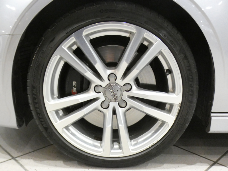 アウディ S3 S3ｾﾀﾞﾝ ﾚｻﾞｰ&LEDﾗｲﾄPKG　ADVｷｰ 追ACC ｱｳﾃﾞｨﾌﾟﾚｾﾝｽ 黒革 ﾋｰﾀｰ MMIﾅﾋﾞ Bｶﾒﾗ PDC LEDﾗｲﾄ 専用ｴｸｽﾃﾘｱ&18AW 285ps　2年保証